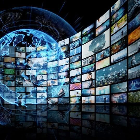 Imagen de preparación de contenidos de comunicación de marca