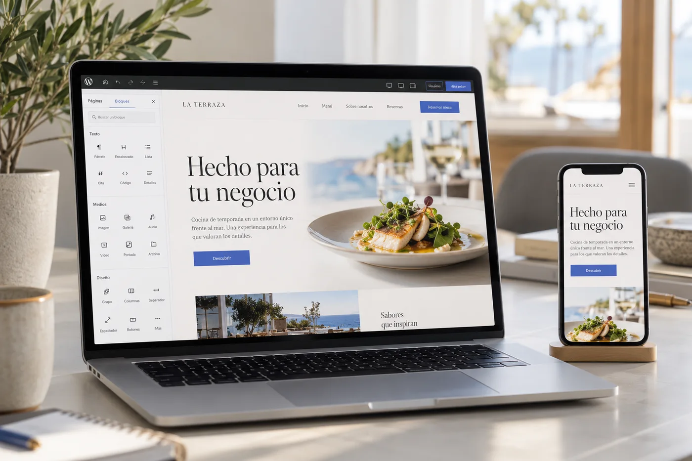 Mockup ilustrativo de una web editable con WordPress y su adaptación a móvil